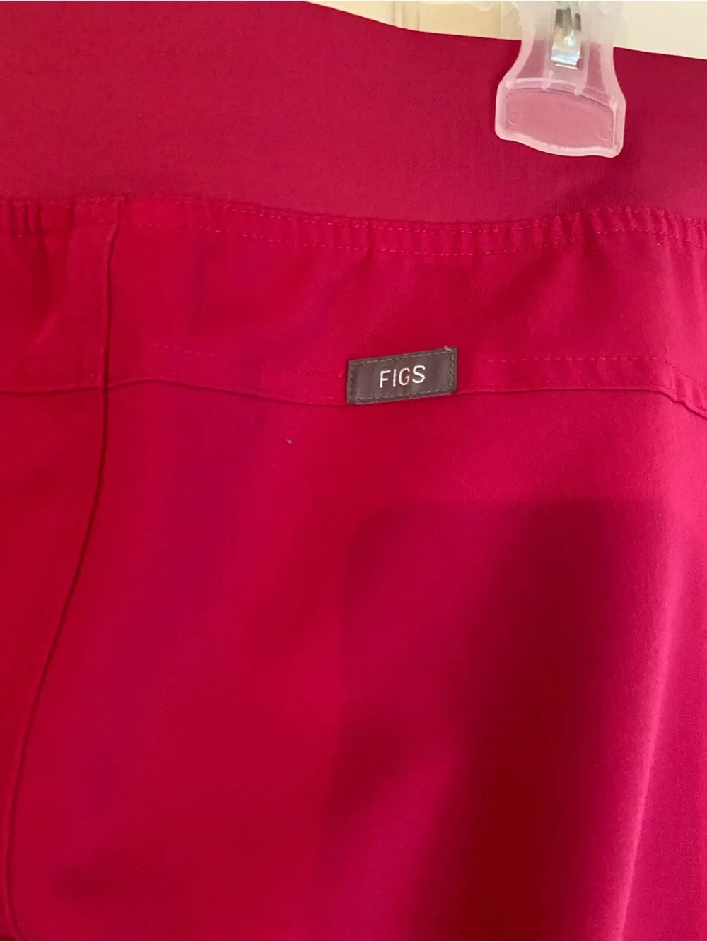 Figs Scrub Set in Berry Pink-Medium - Picture 9 of 11